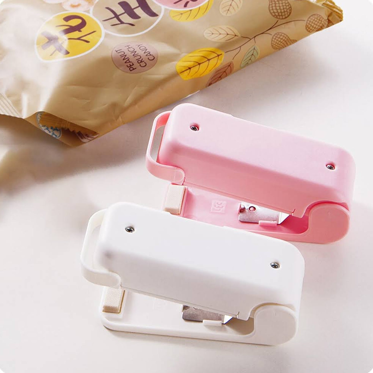 7675 Mini Sealing Machine Plastic Bag Sealer Portable Mini Super Seal Packing Plastic Bag Tool Sealing Machine Hand Held Heat (1Pc) DeoDap 7675 Mini Sealing Machine Plastic Bag Sealer Portable Mini Super Seal Packing Plastic Bag Tool Sealing Machine Hand Held Heat (1Pc) DeoDap